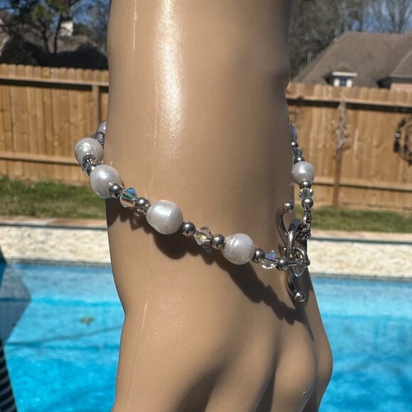 Elegant 925 Silver Bracelet With Freshwater Pearls & Crystal Accents - Picture 6 of 8
